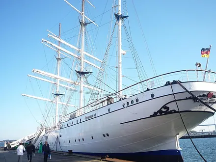 Gorck Fock I im Hafen von Stralsund