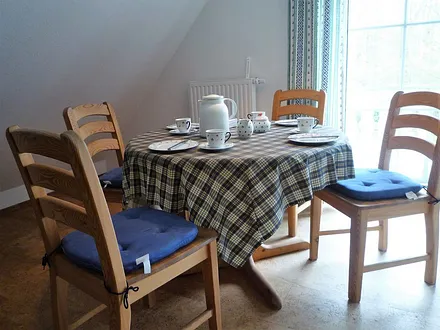 lichtdurchfluteter Essbereich