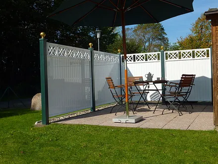 windgeschützter Terrassenplatz für das OG