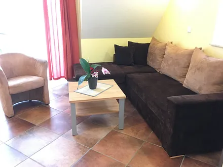 gemütliche Couch mit Schlaffunktion für 2 Personen