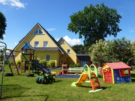 Großer Kinderspielplatz 