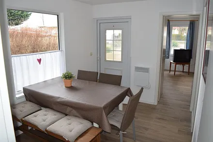 Esstisch im Eingangsbereich