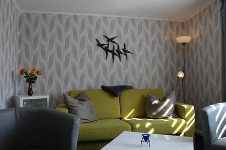 Wohnraum mit Schlafcouch