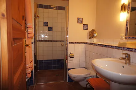 Bad mit Fußbodenheizung, Dusche ohne Schwelle