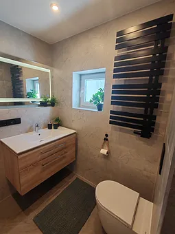 modernes Badezimmer