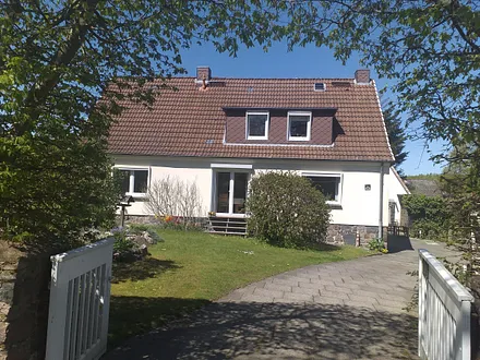 Die Ferienwohnung Haus Rasmus befindet sich im Obergeschoss des Zweifamilienhauses.