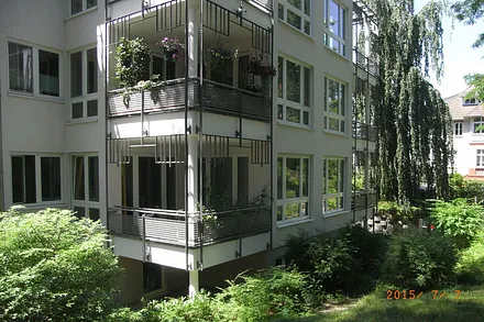 Blick vom Park auf die Wohnung