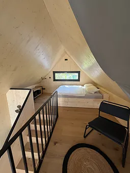 Galerie mit Doppelbett 