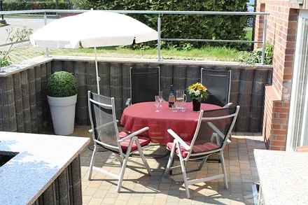 sonnige Süd-Ostterrasse