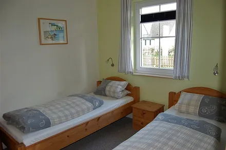 Schlafzimmer mit 2 Einzelbetten