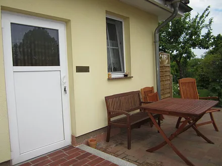 Bequeme Sitzgruppe direkt vor der Haustür