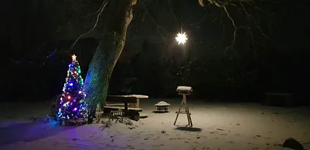 Winterlicher Hofabend