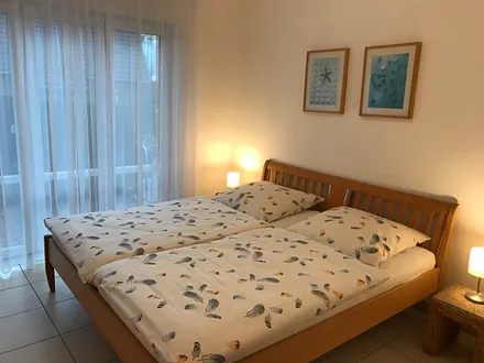 Schlafzimmer (200x180cm Doppelbett)