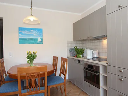 Küchenbereich mit Essplatz