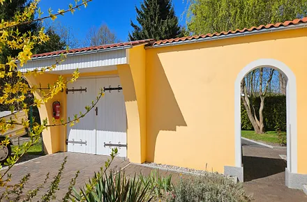 Fahrräder können in der Garage eingeschlossen werden