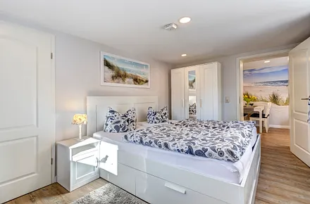 Schlafzimmer 1 mit Doppelbett