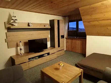 Wohnzimmer und Wohnwand