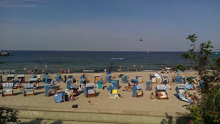 Das Strandleben am 4 km langen Sandstrand