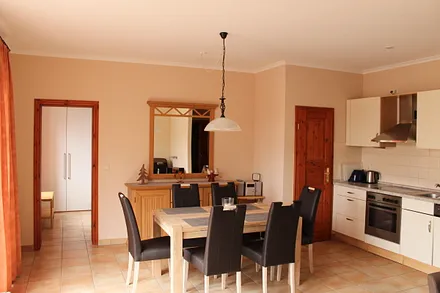 Die Panty-Küchenzeile mit Esstisch