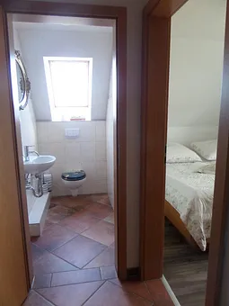 Bad oben Flur zum grünen Schlafzimmer