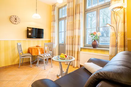 Schlafzimmer mit Doppelbett