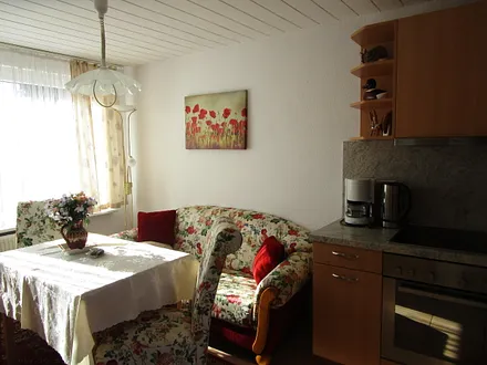 Wohnstube mit Küchenzeile