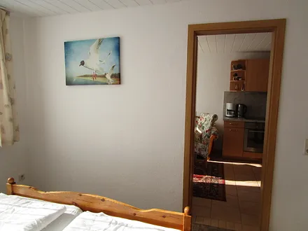 Blick vom Schlafzimmer aus in die Wohnküche