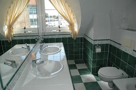 Bad im Dachgeschoss