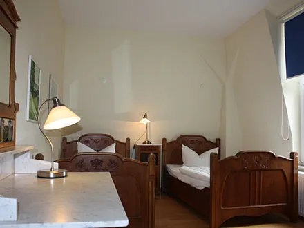 2. Schlafzimmer mit 2 Einzelbetten