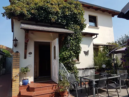 Hauseingang(Die Ferienwohnung befindet sich in der 1.Etage)