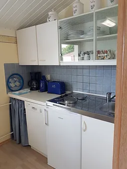 Küchenzeile mit Geschirrspüler