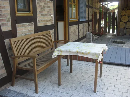 Aussensitzbereich in der Abendsonne