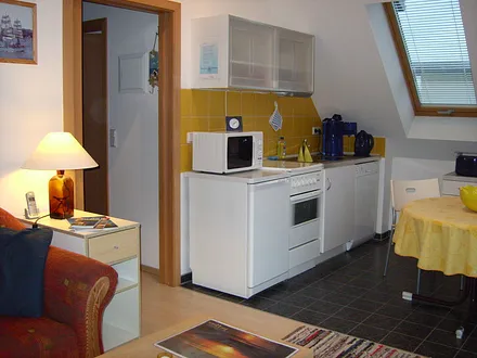 Küchenzeile komplett eingerichtet