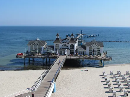 In 200m Entfernung der Hauptstrand und die Seebrücke