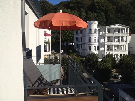 Relaxen und Sonnenbaden auf dem 2. Balkon