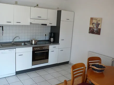 Die Küche ist sehr gut ausgestattet. Vom Mixer bis zum Korkenzieher ist alles vorhanden was der Hobbykoch benötigt.