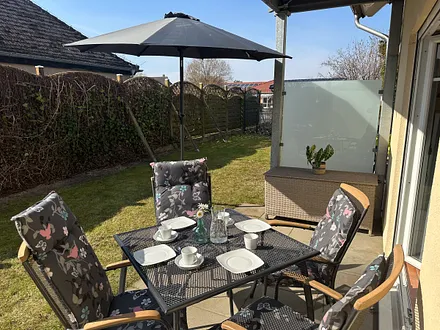 KAFFEEKRÄNZCHEN IM GRÜNEN