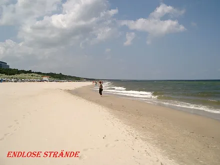 Strandspaziergang zu jeder Jahreszeit  auf  feinsandigen kilometerlangen Strand