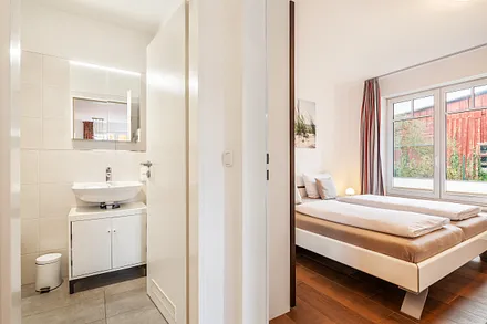 Badezimmer und Schlafzimmer