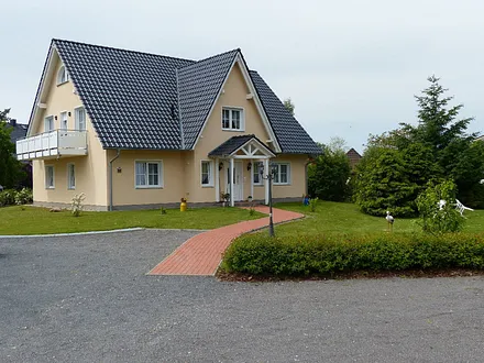 Eingang zu den Fewos Haus D