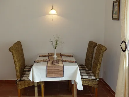 Wohnzimmer mit Essbereich