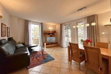 Wohnzimmer mit Essbereich