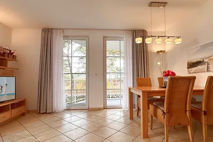 Wohnzimmer mit Essbereich