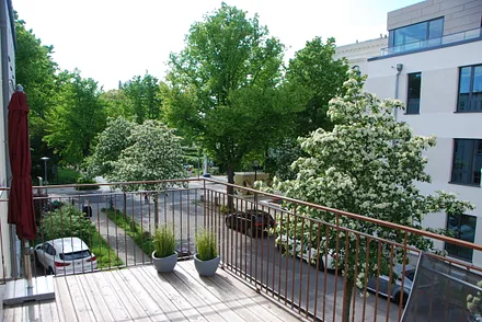 Balkon mit Blick auf den Kurpark