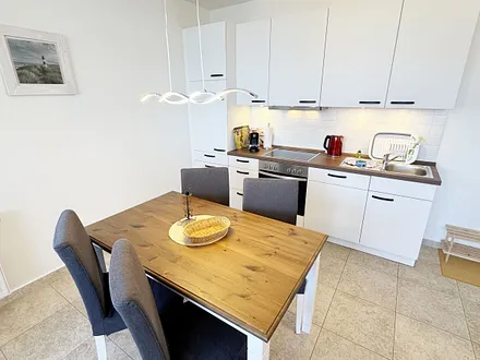 Esstisch mit 4 Stühlen