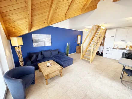 gemütliche Couch mit Sessel