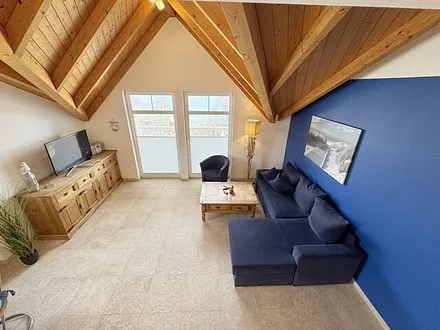 Wohnbereich mit Smart-TV