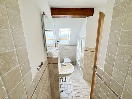 Badezimmer mit Fenster