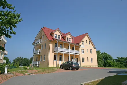 Villa Bergfrieden Parkplatzseite