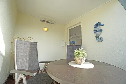 Loggia mit Heizstrahler (Münzbetrieb)